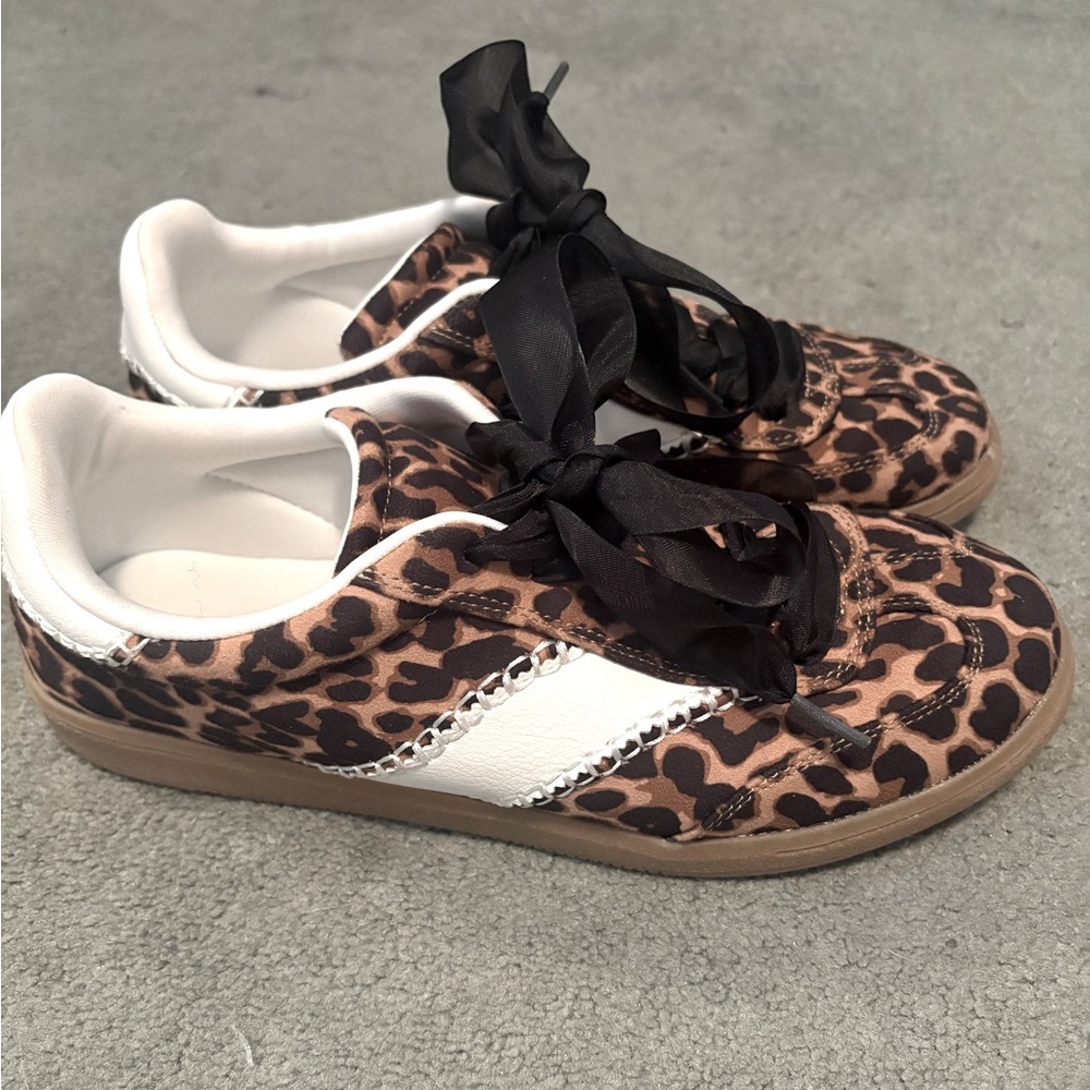 Universal Thread Spencer Leopard Print Sneakers - image 2
